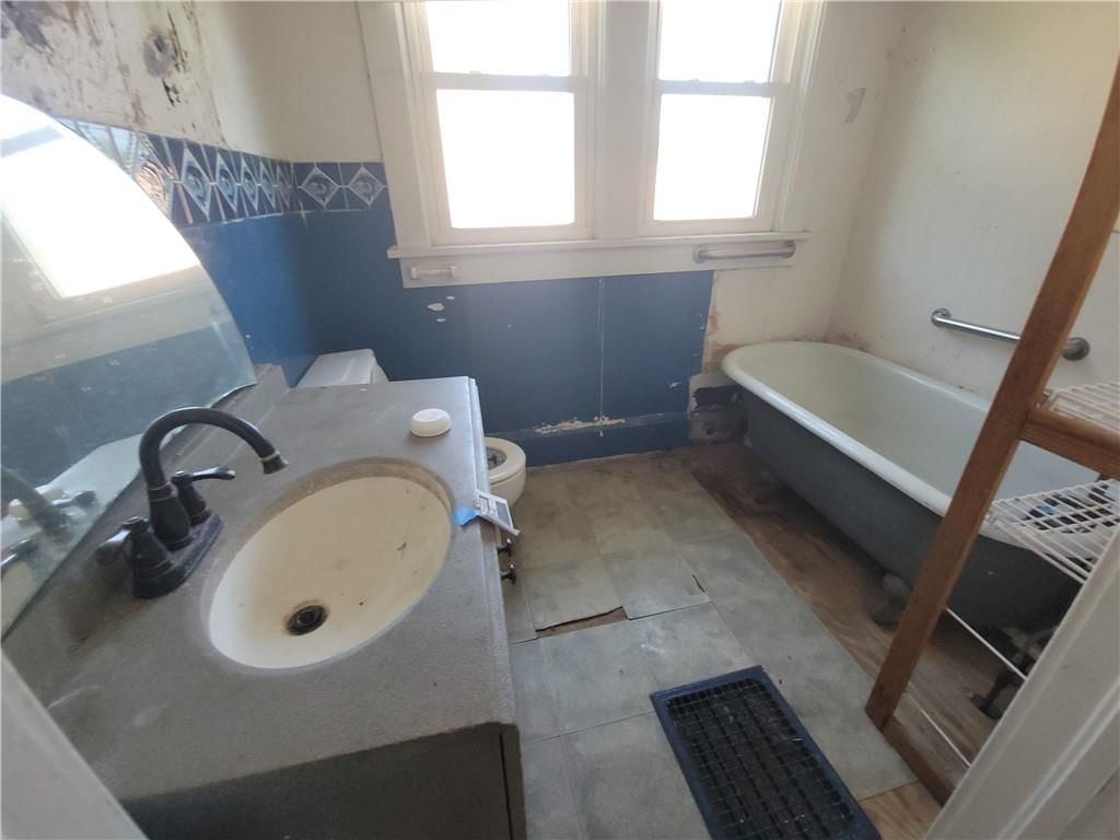 1015 Main Street — photo 14