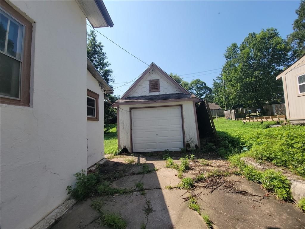 1015 Main Street — photo 17
