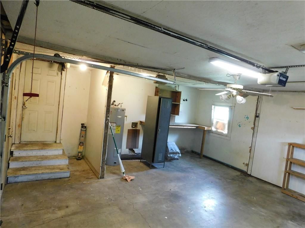 Photo 5 of 10 - 304 W Elizabeth Street