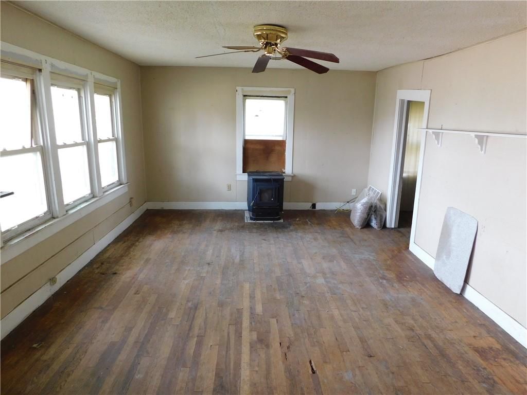 Photo 6 of 10 - 304 W Elizabeth Street