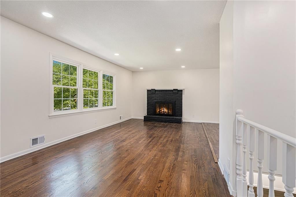 Photo 14 of 23 - 3115 NE 67th Street