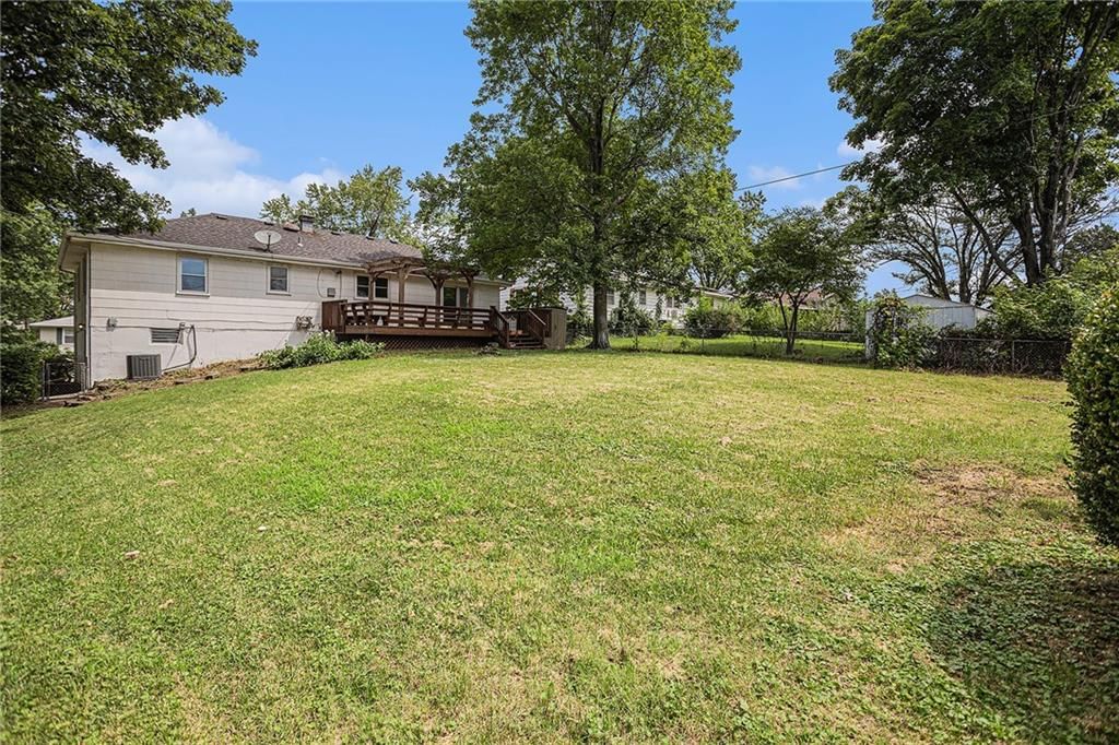 Photo 20 of 23 - 3115 NE 67th Street