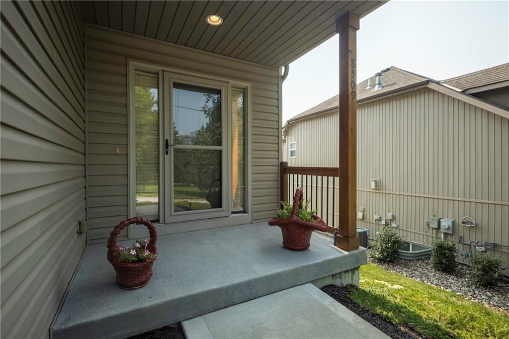 Photo 5 of 44 - 8509 N Highland Avenue