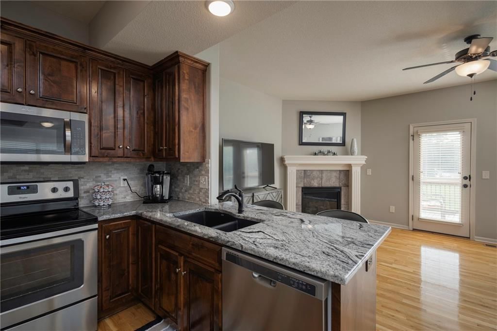 Photo 12 of 44 - 8509 N Highland Avenue