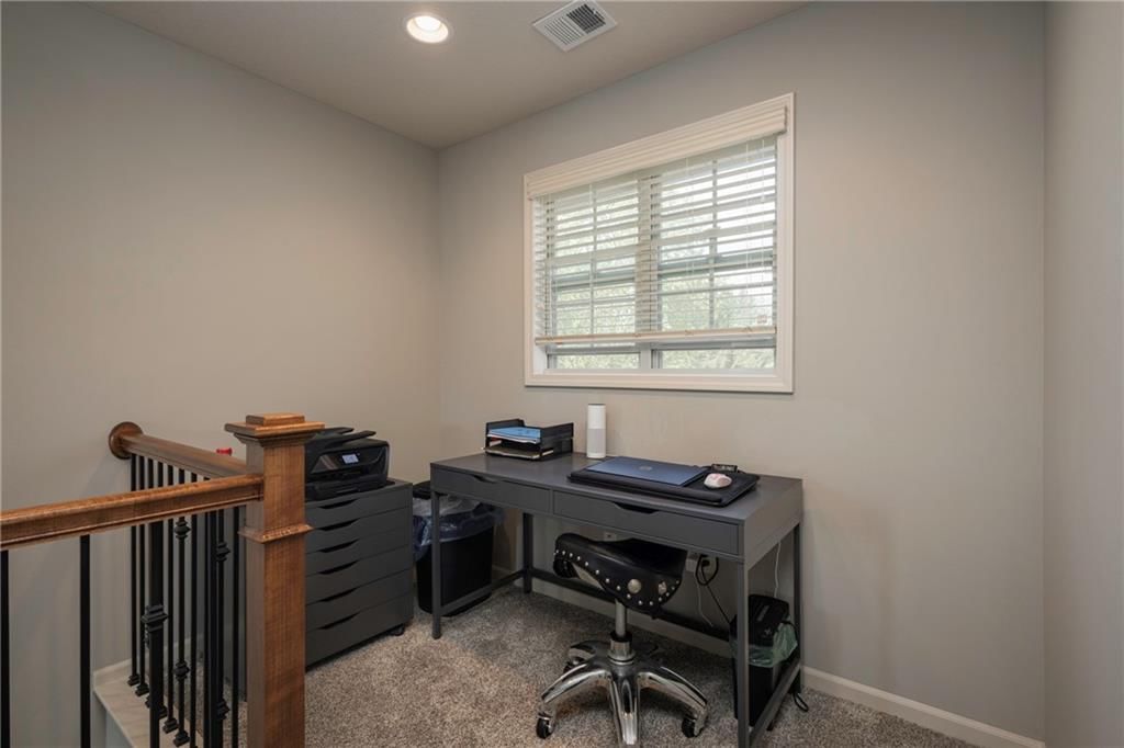 Photo 21 of 44 - 8509 N Highland Avenue