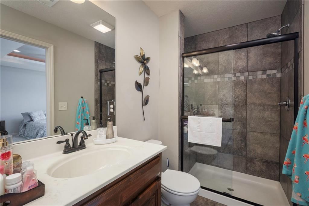 Photo 27 of 44 - 8509 N Highland Avenue