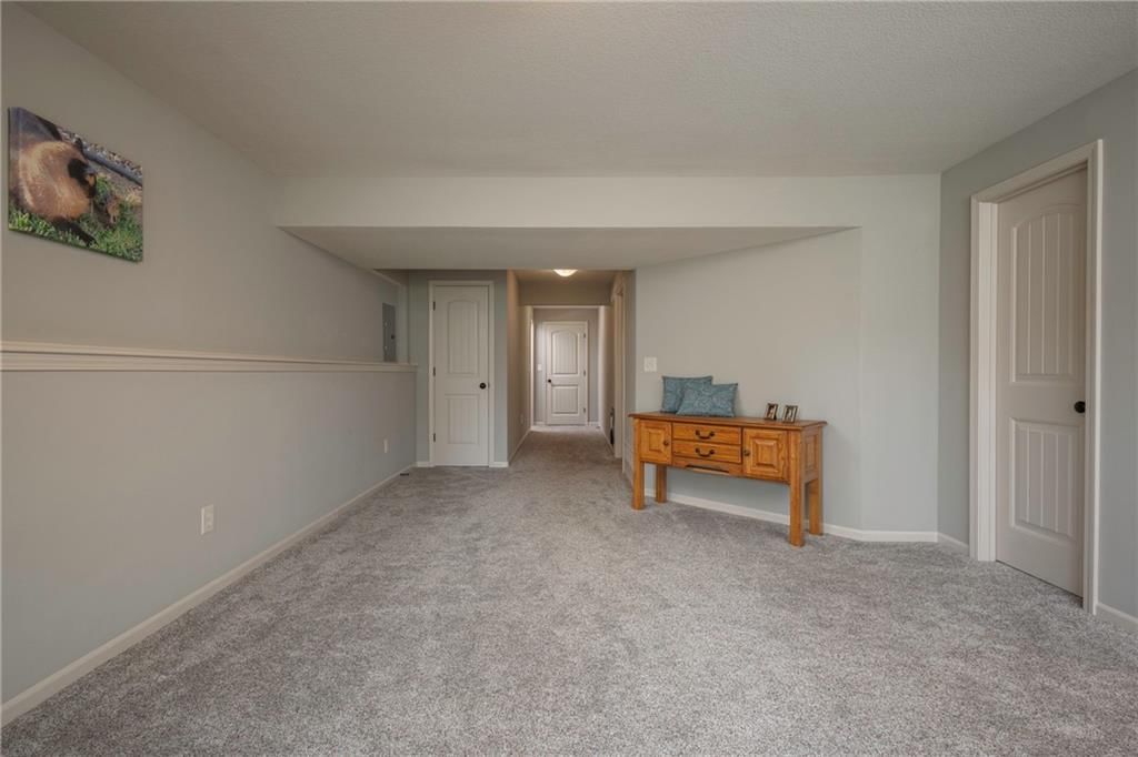 Photo 31 of 44 - 8509 N Highland Avenue