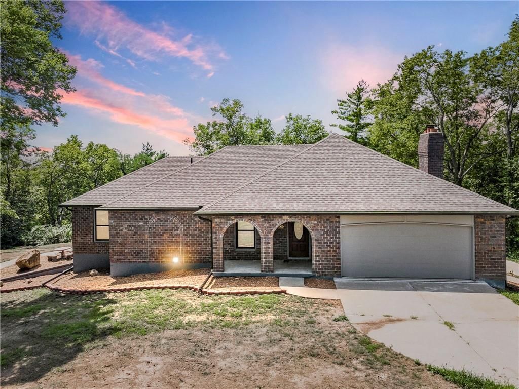 1000 Woodcliffe Drive, Richmond, MO