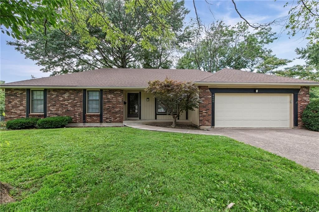 Photo 2 of 34 - 8600 Elm Avenue