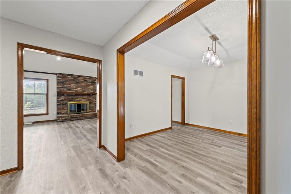 Photo 9 of 34 - 8600 Elm Avenue