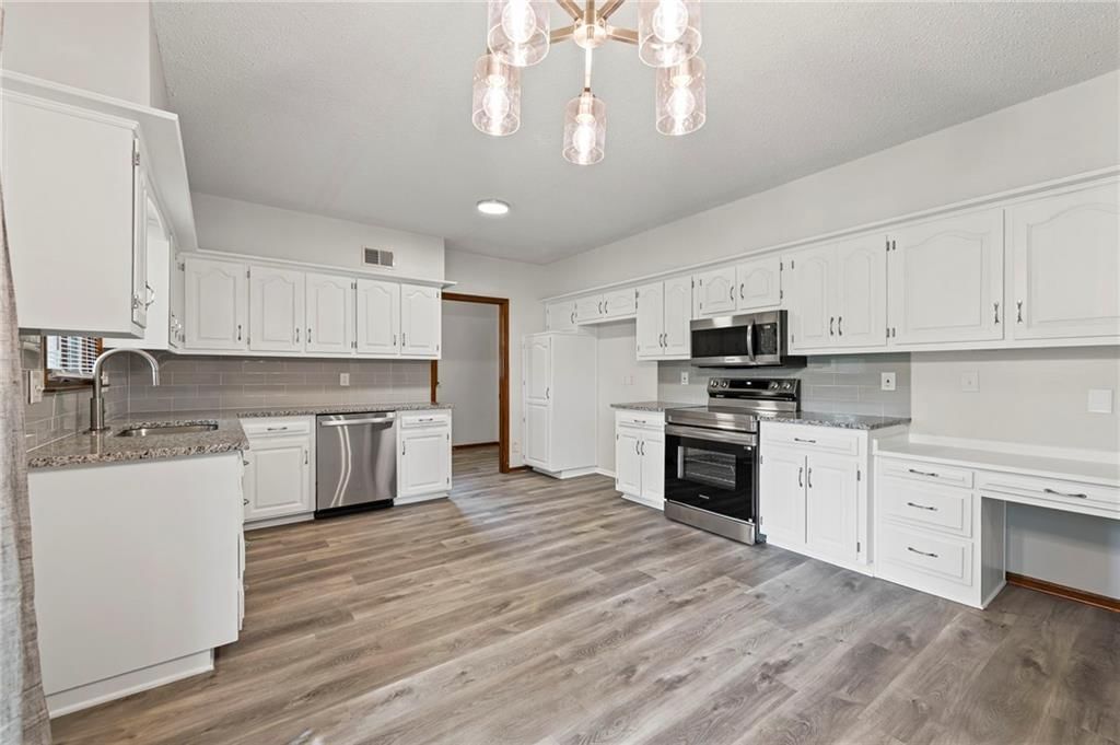 Photo 10 of 34 - 8600 Elm Avenue