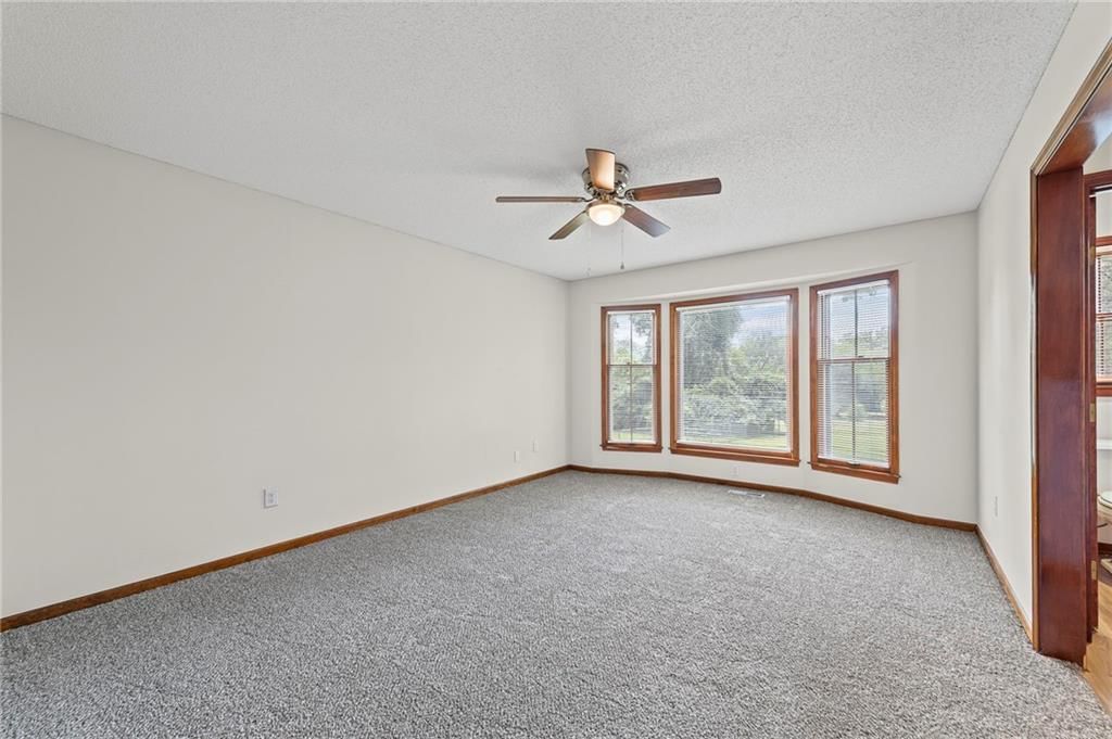 Photo 14 of 34 - 8600 Elm Avenue