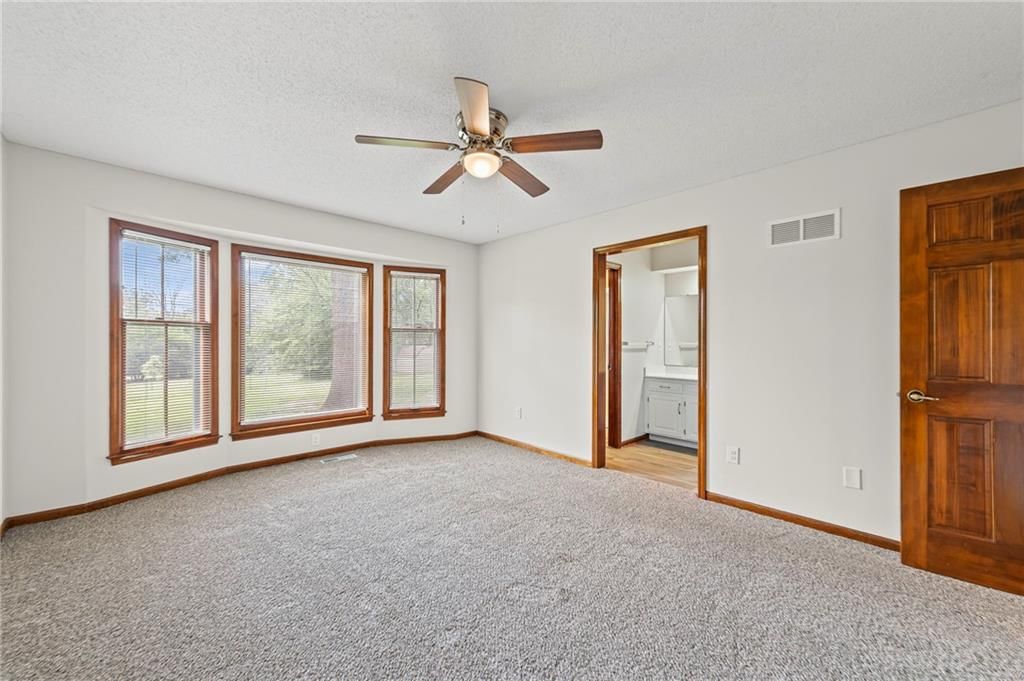 Photo 15 of 34 - 8600 Elm Avenue