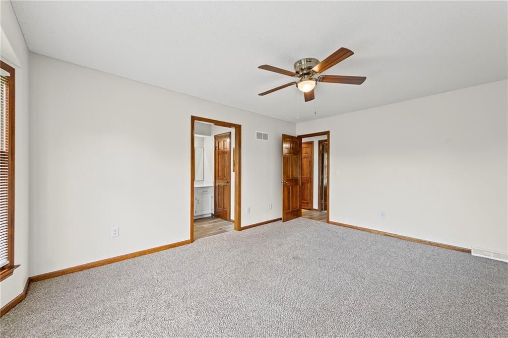 Photo 16 of 34 - 8600 Elm Avenue