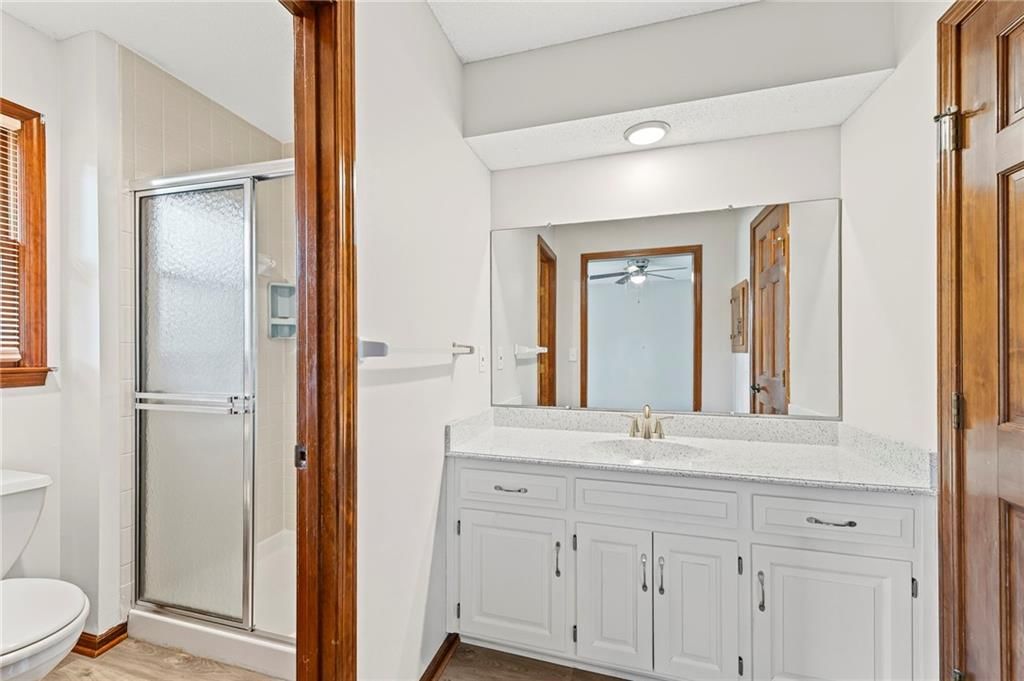 Photo 17 of 34 - 8600 Elm Avenue