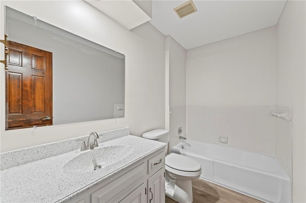 Photo 20 of 34 - 8600 Elm Avenue
