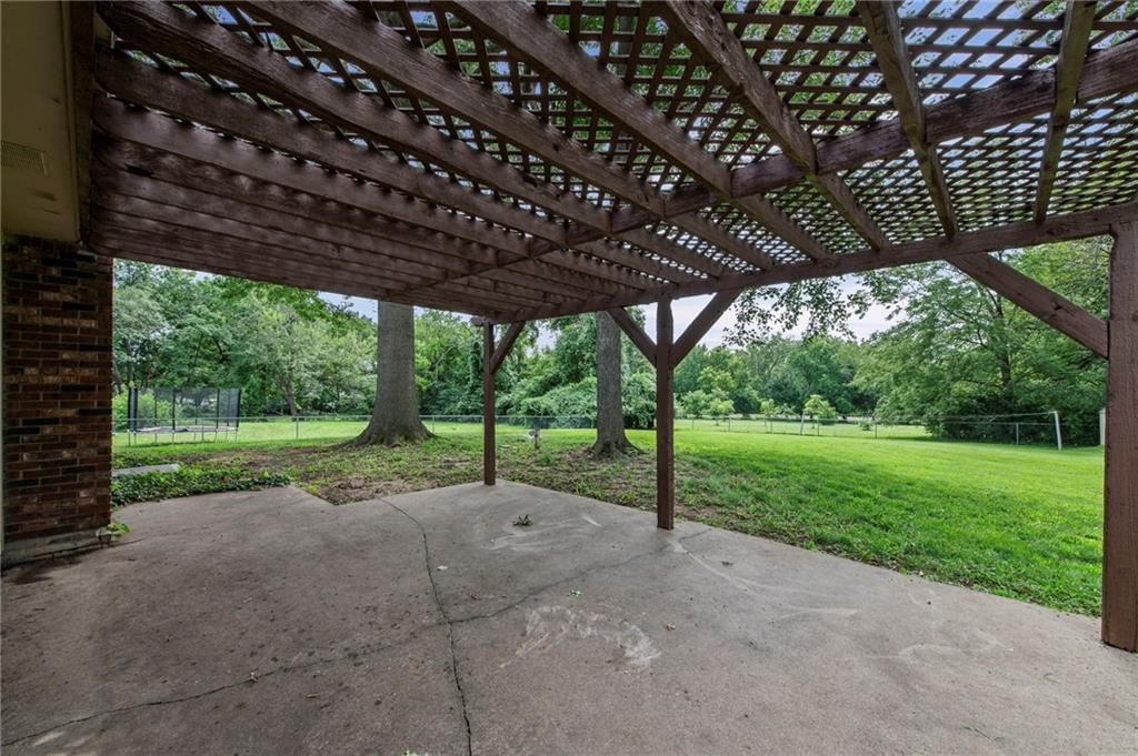 Photo 27 of 34 - 8600 Elm Avenue