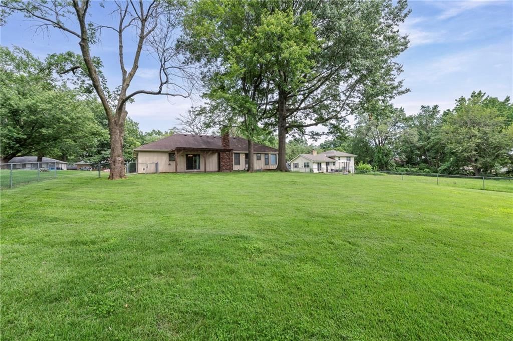 Photo 30 of 34 - 8600 Elm Avenue