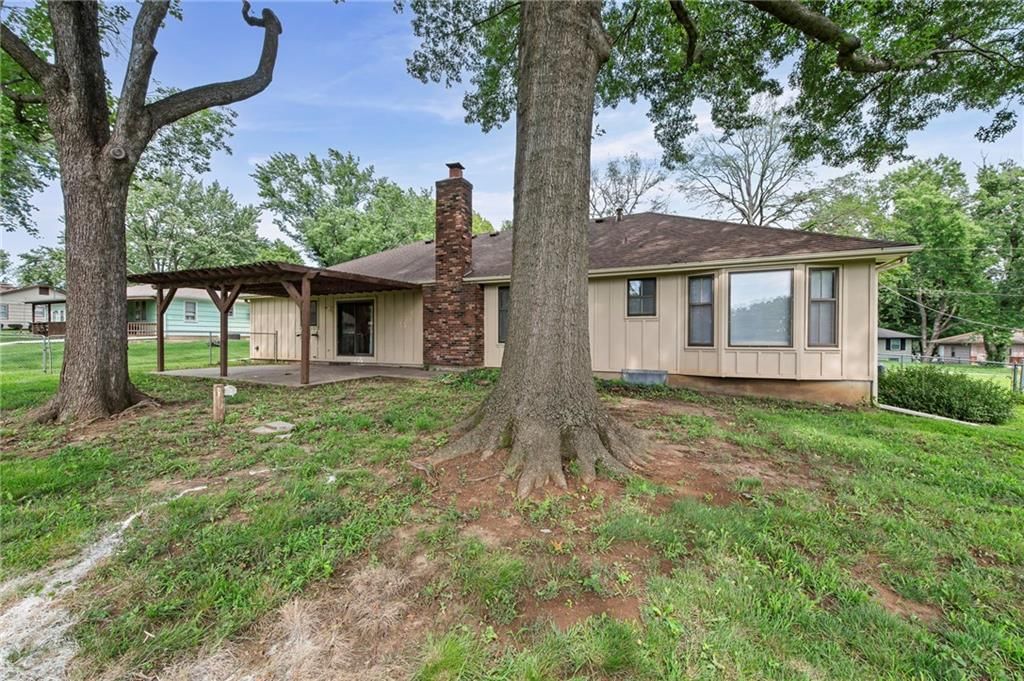 Photo 32 of 34 - 8600 Elm Avenue