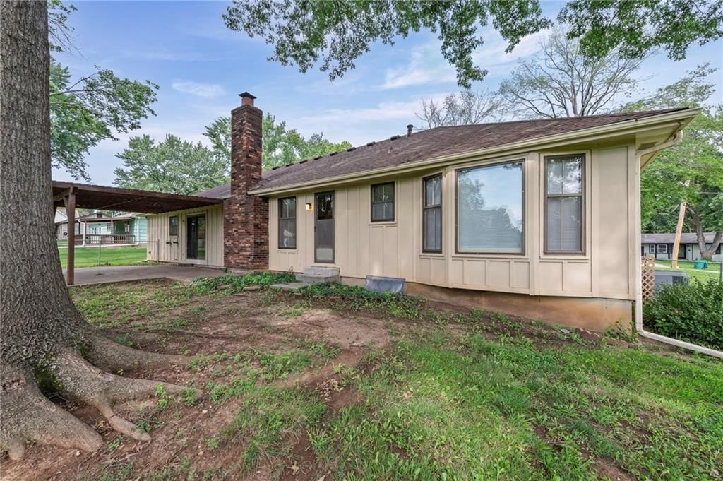 Photo 33 of 34 - 8600 Elm Avenue