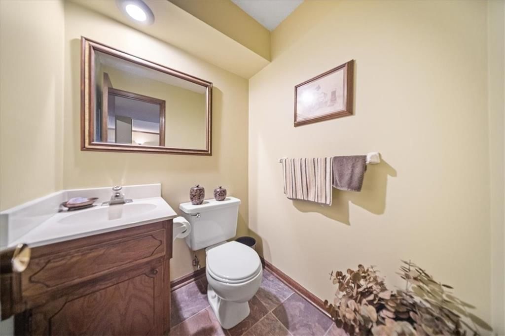 Photo 10 of 30 - 16201 W 124th Circle