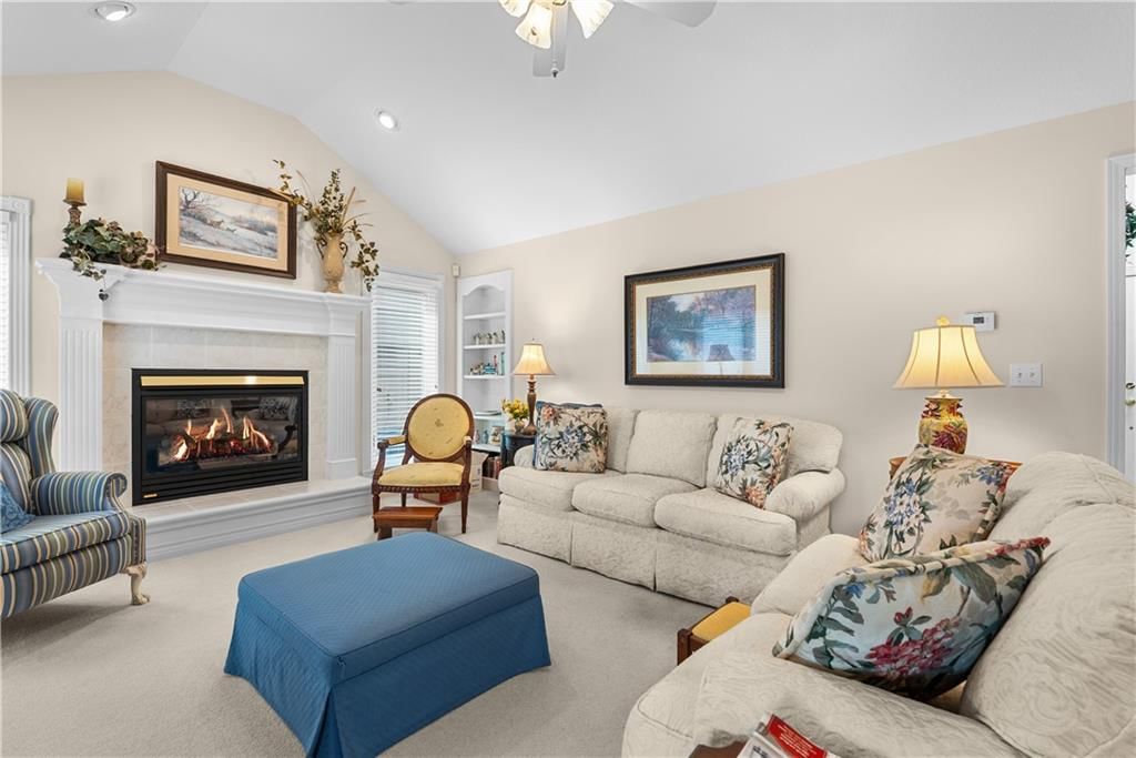 Photo 7 of 34 - 2403 Ashurst Drive