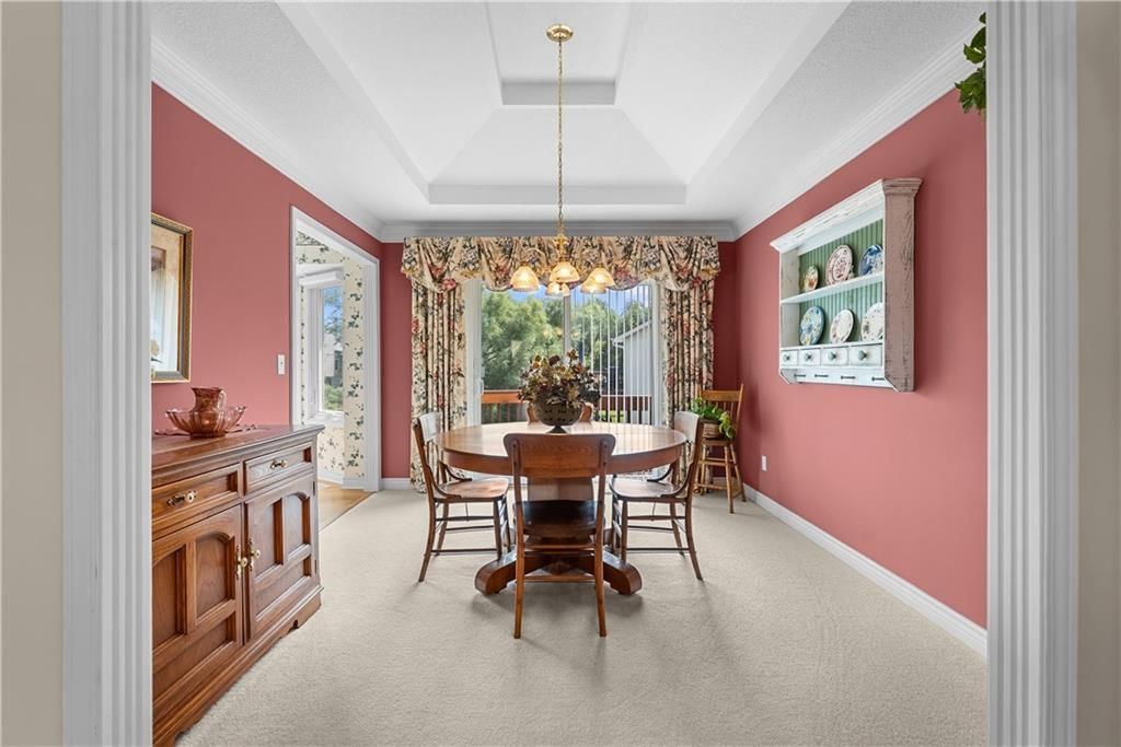 Photo 8 of 34 - 2403 Ashurst Drive