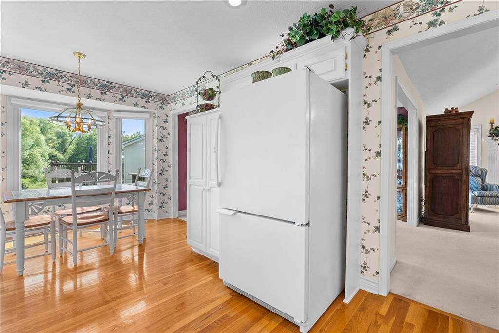 Photo 15 of 34 - 2403 Ashurst Drive