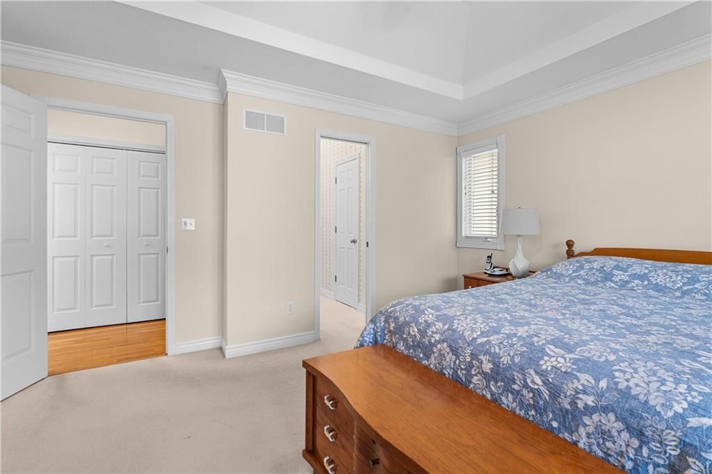Photo 17 of 34 - 2403 Ashurst Drive