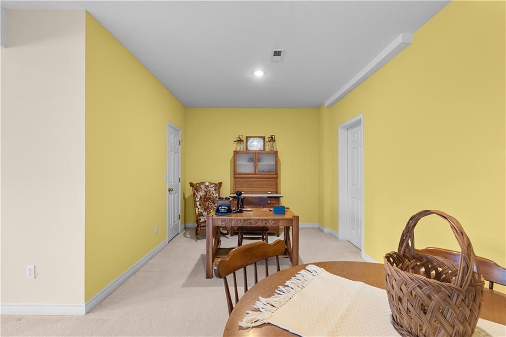 Photo 22 of 34 - 2403 Ashurst Drive