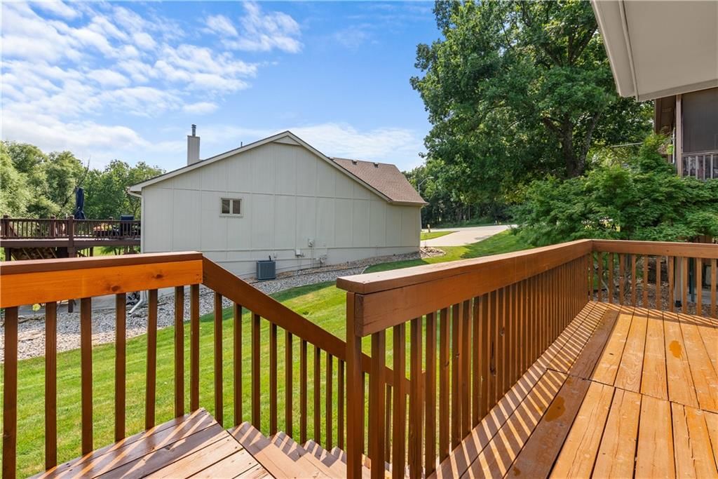 Photo 28 of 34 - 2403 Ashurst Drive
