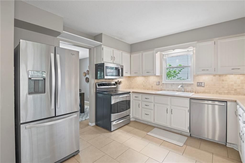 Photo 6 of 29 - 5217 N Wyandotte Street