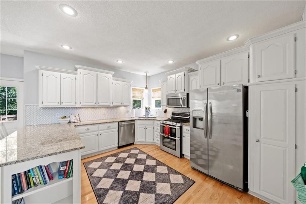 Photo 10 of 27 - 15765 S Stagecoach Drive
