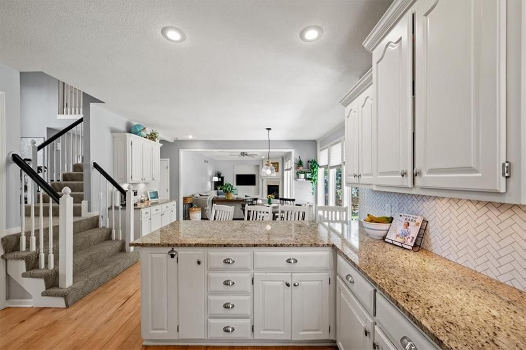 Photo 12 of 27 - 15765 S Stagecoach Drive