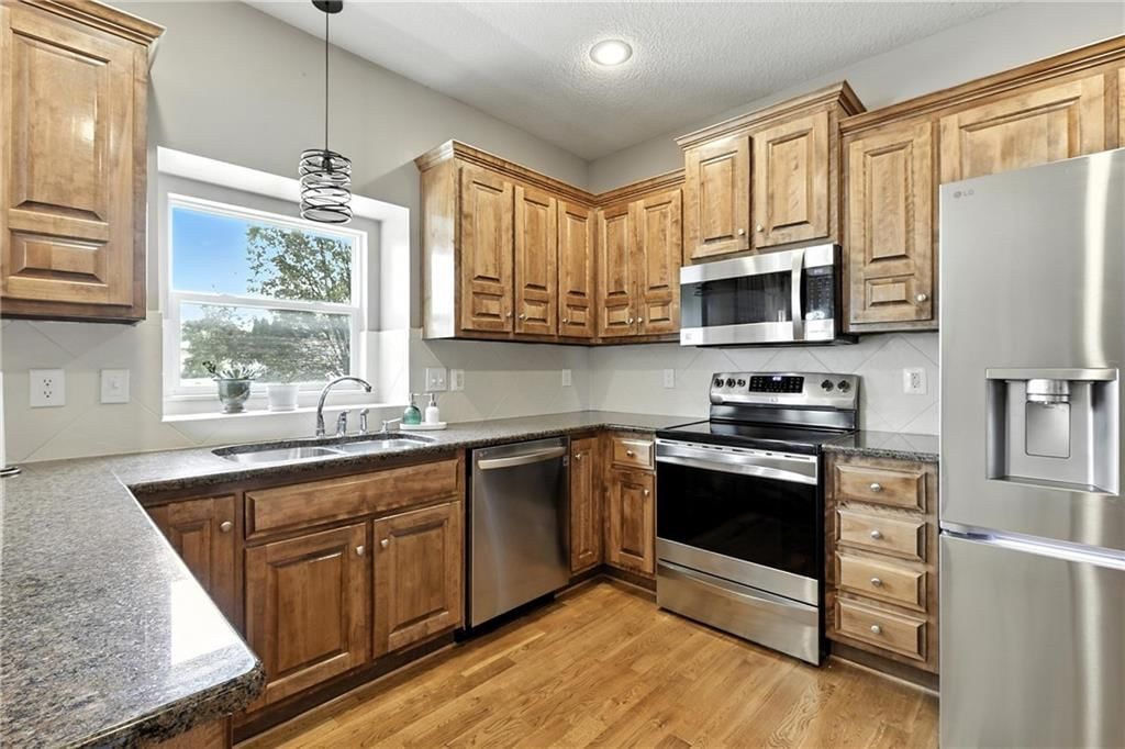 1425 NE Stonewood Drive — photo 8
