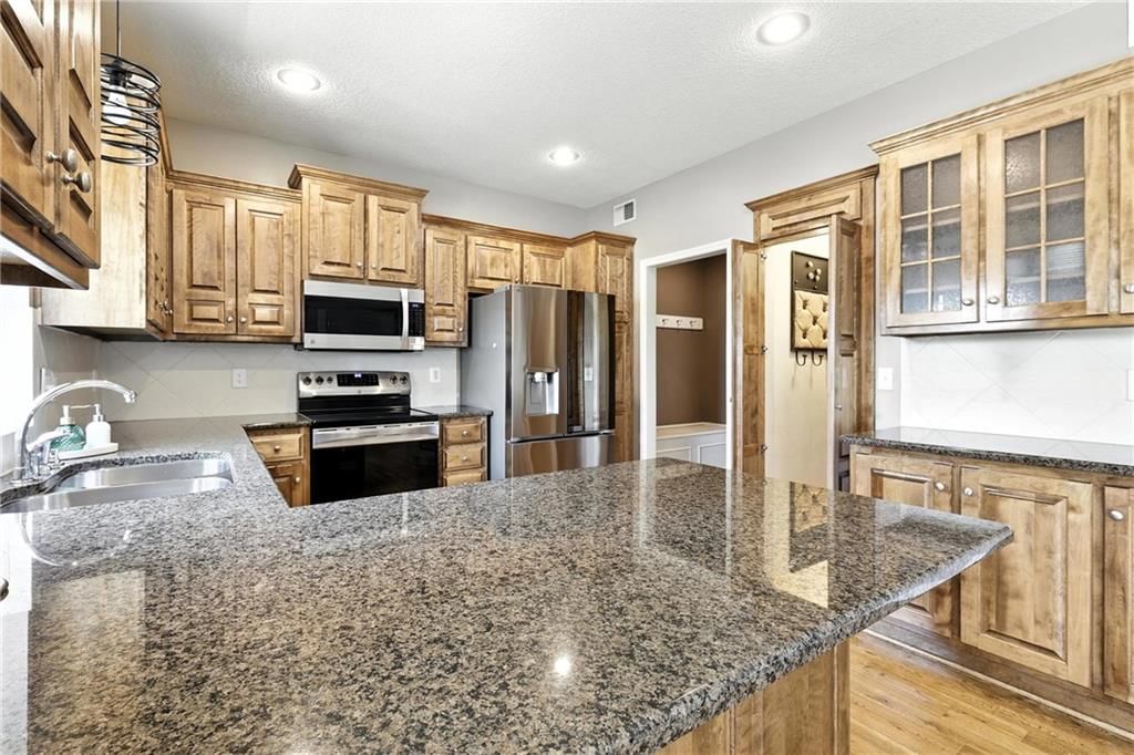 1425 NE Stonewood Drive — photo 12