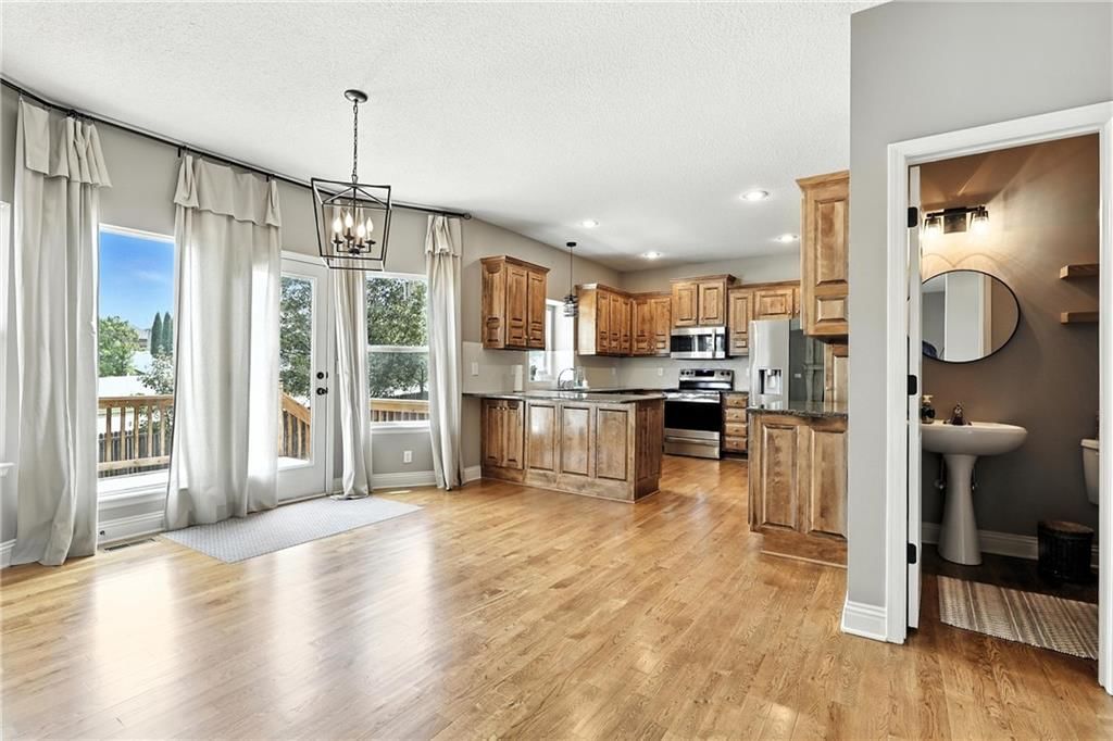 1425 NE Stonewood Drive — photo 14