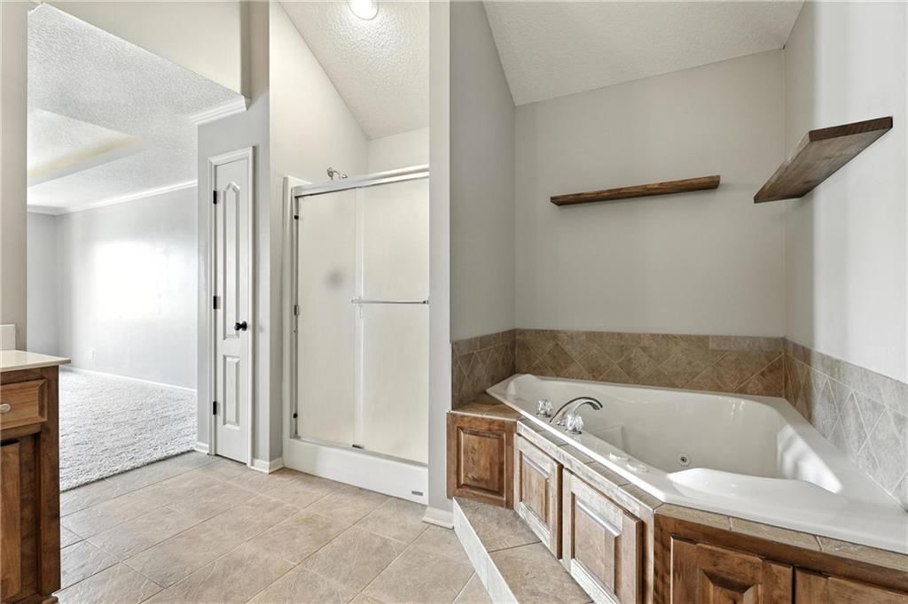 1425 NE Stonewood Drive — photo 19