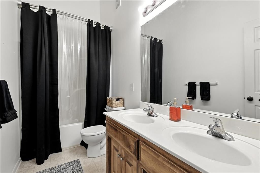 1425 NE Stonewood Drive — photo 30