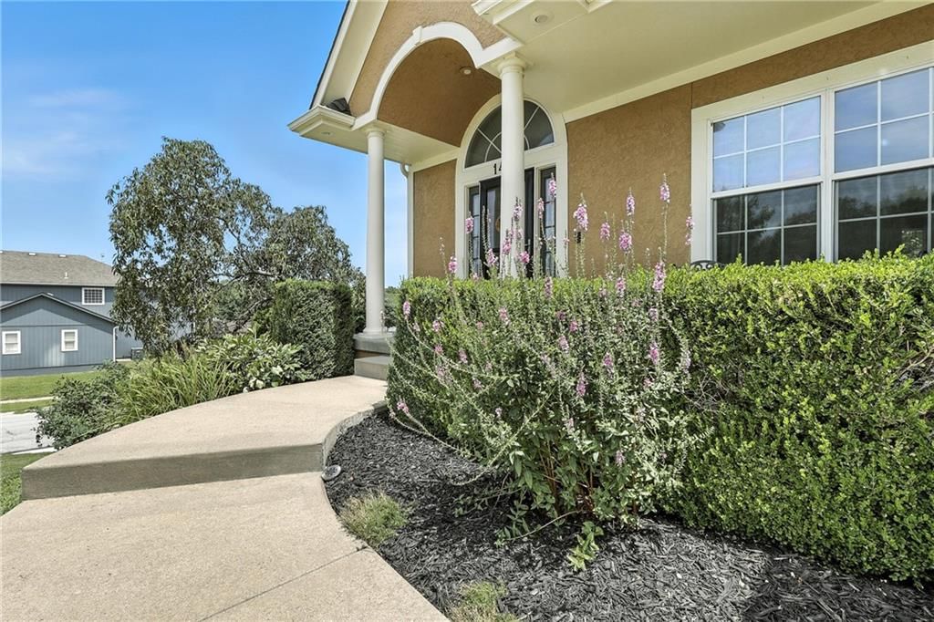 1425 NE Stonewood Drive — photo 37
