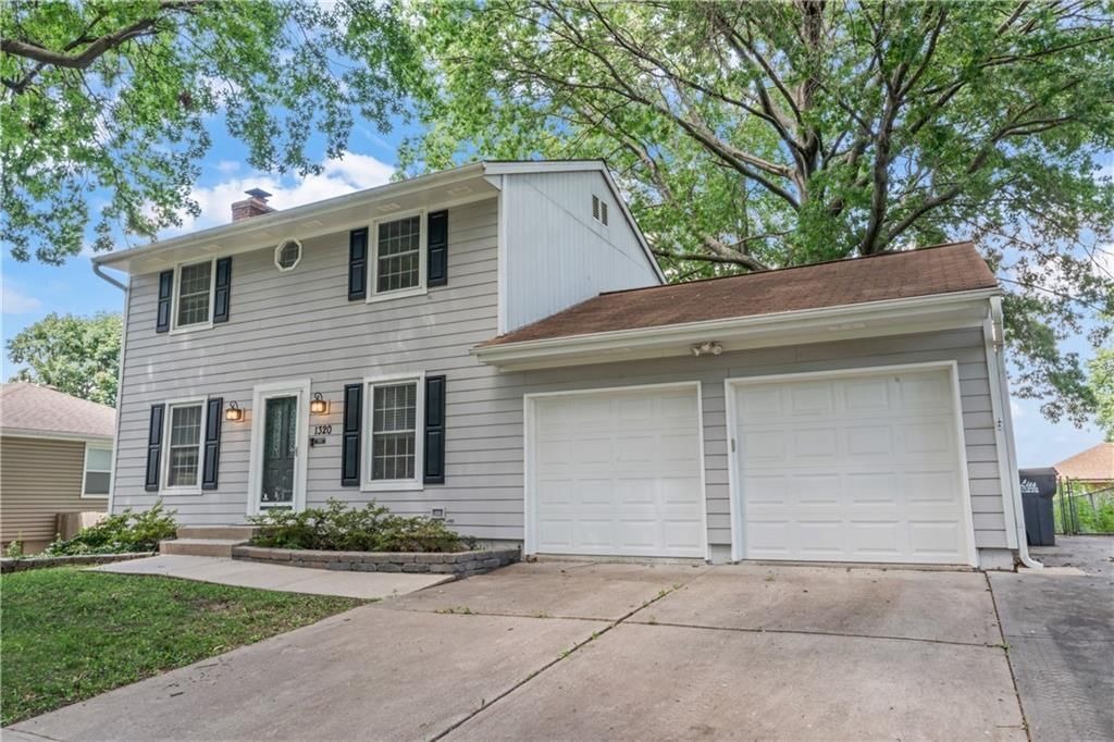 1320 SE Knights Bridge Street — photo 1