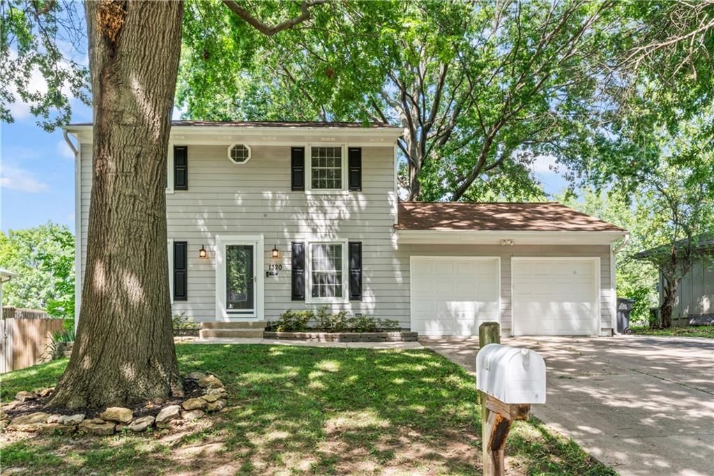 1320 SE Knights Bridge Street — photo 2