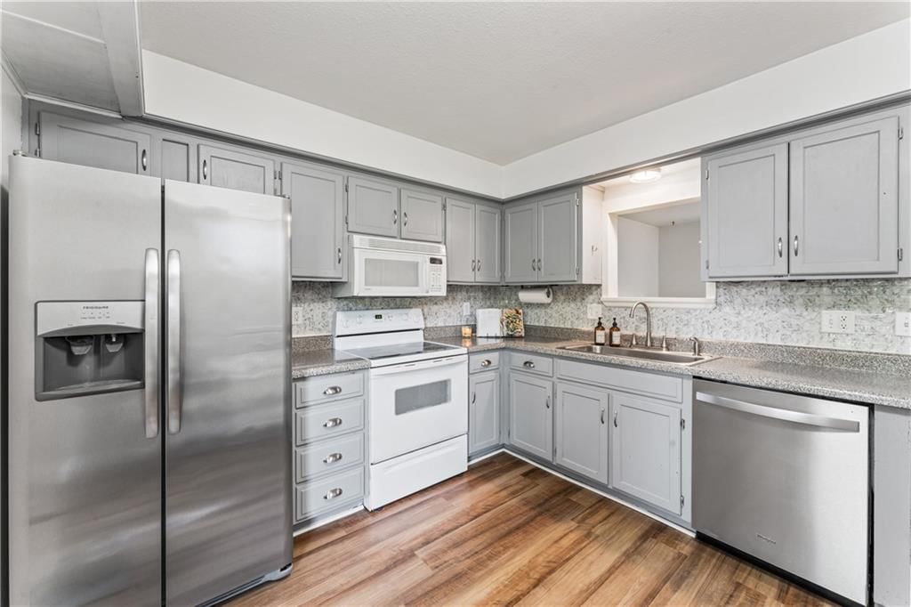 1320 SE Knights Bridge Street — photo 10