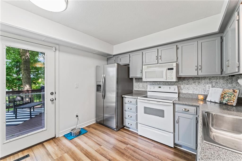 1320 SE Knights Bridge Street — photo 11