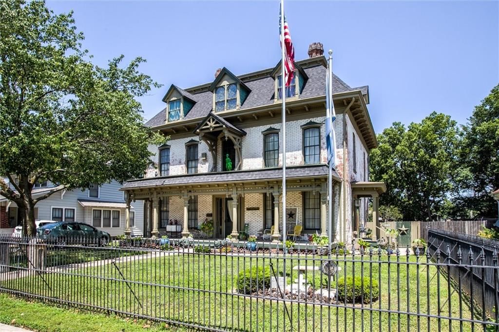522 W Maple Avenue, Independence, MO