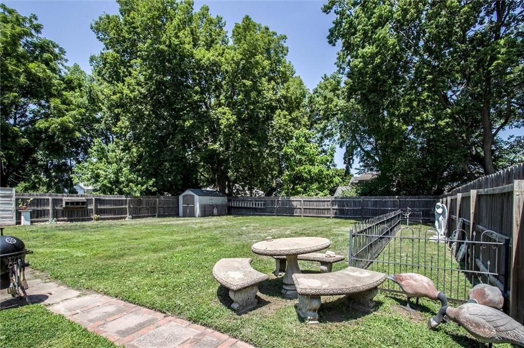522 W Maple Avenue — photo 38