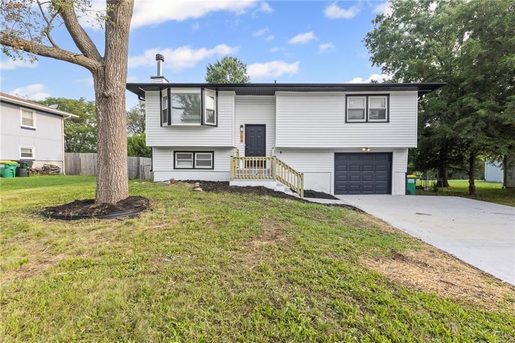 104 W Meriwood Lane, Edgerton, KS