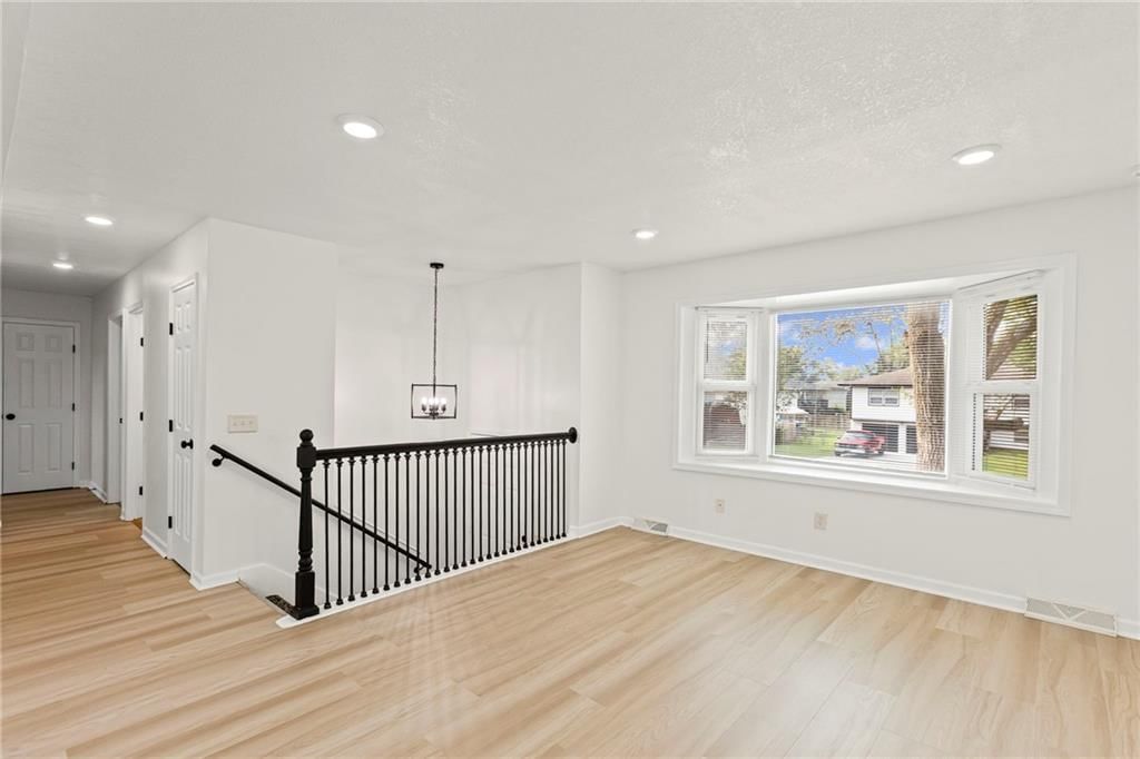 104 W Meriwood Lane — photo 3