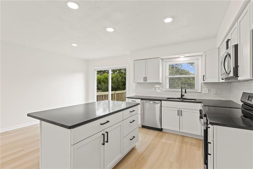 104 W Meriwood Lane — photo 11