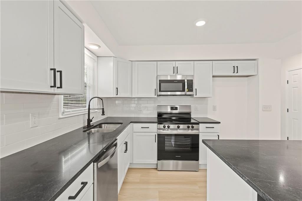 104 W Meriwood Lane — photo 12